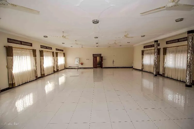 Innophine Hotel 790 Entebbe